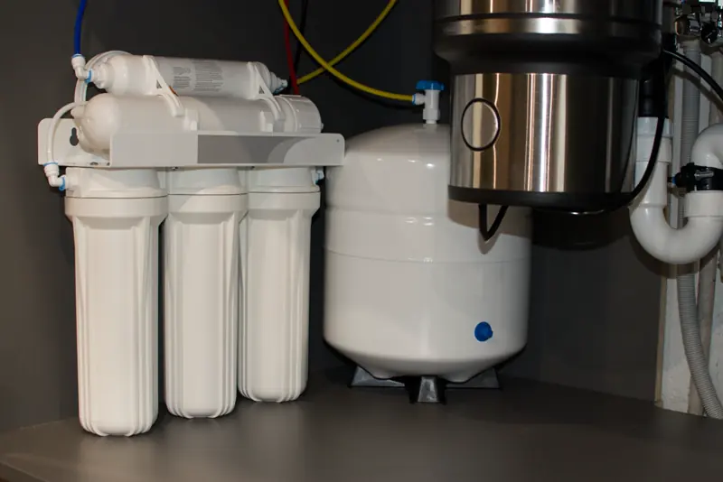 Under-sink reverse osmosis water system